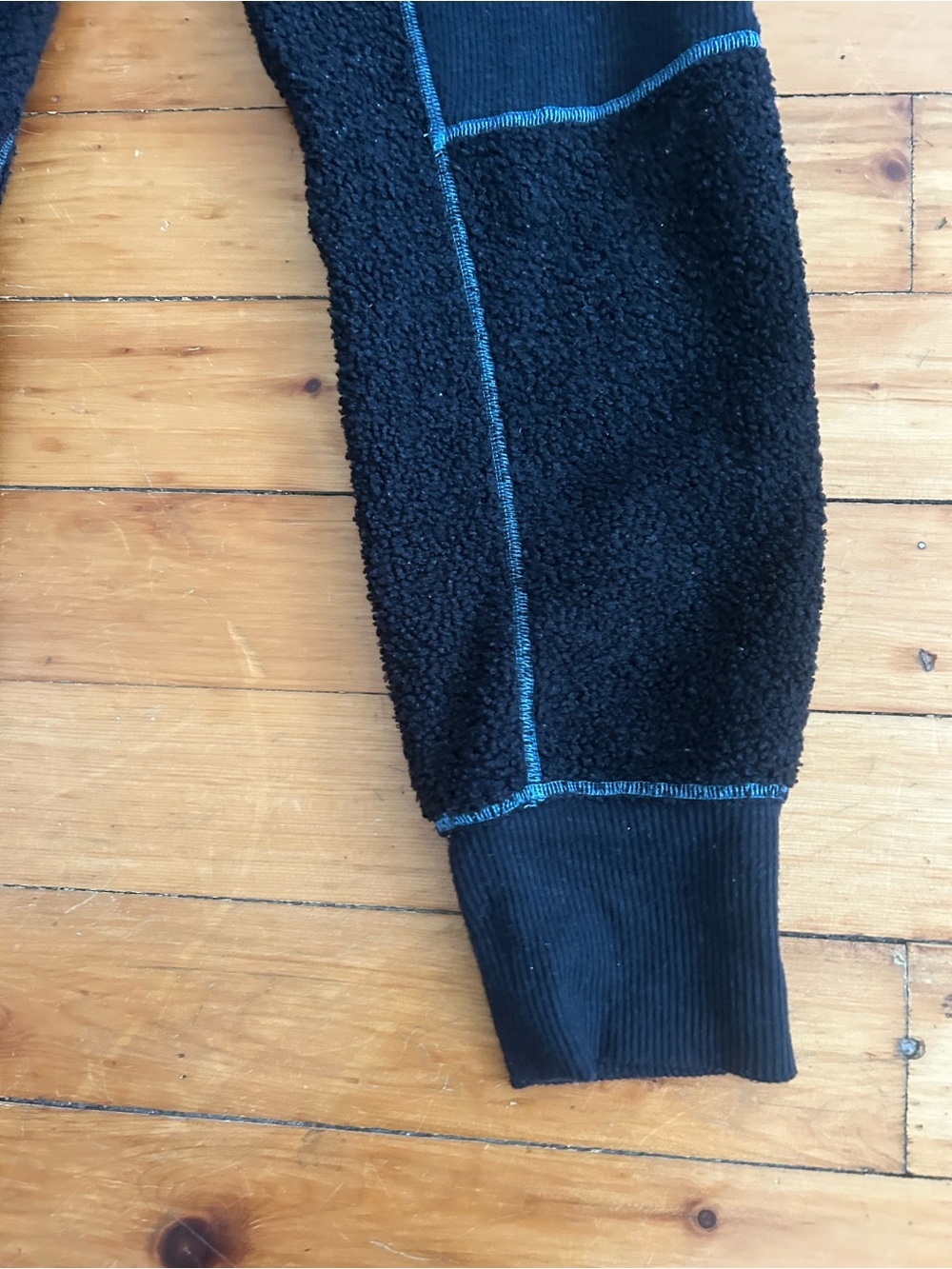 ☀️3/$25 Free people fuzzy factor pants XS black blue - Picture 3 of 7